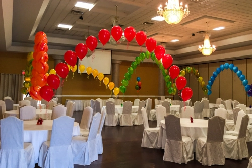 single balloon arches in different colours