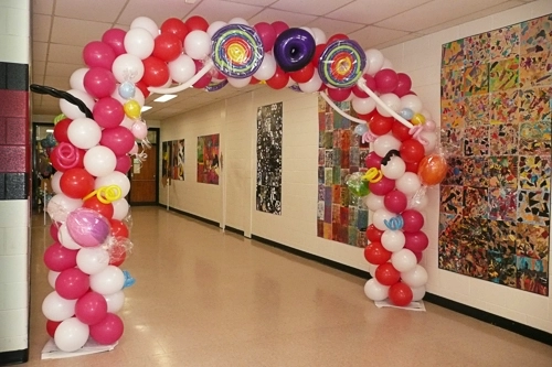 red and white spiral arch