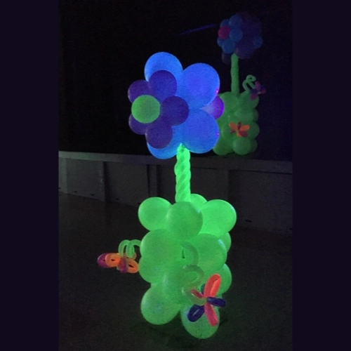 glow in the dark balloon flower column