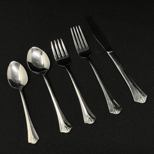 Oneida Hallmark pattern cutlery